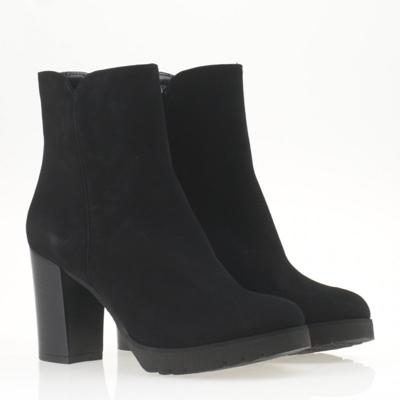 Stivaletto nero con plateau