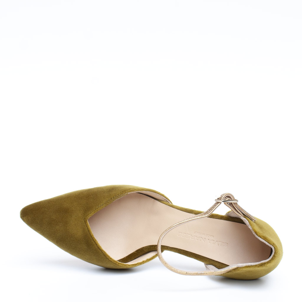 Acid Green Velvet Pumps with a Medium Heel