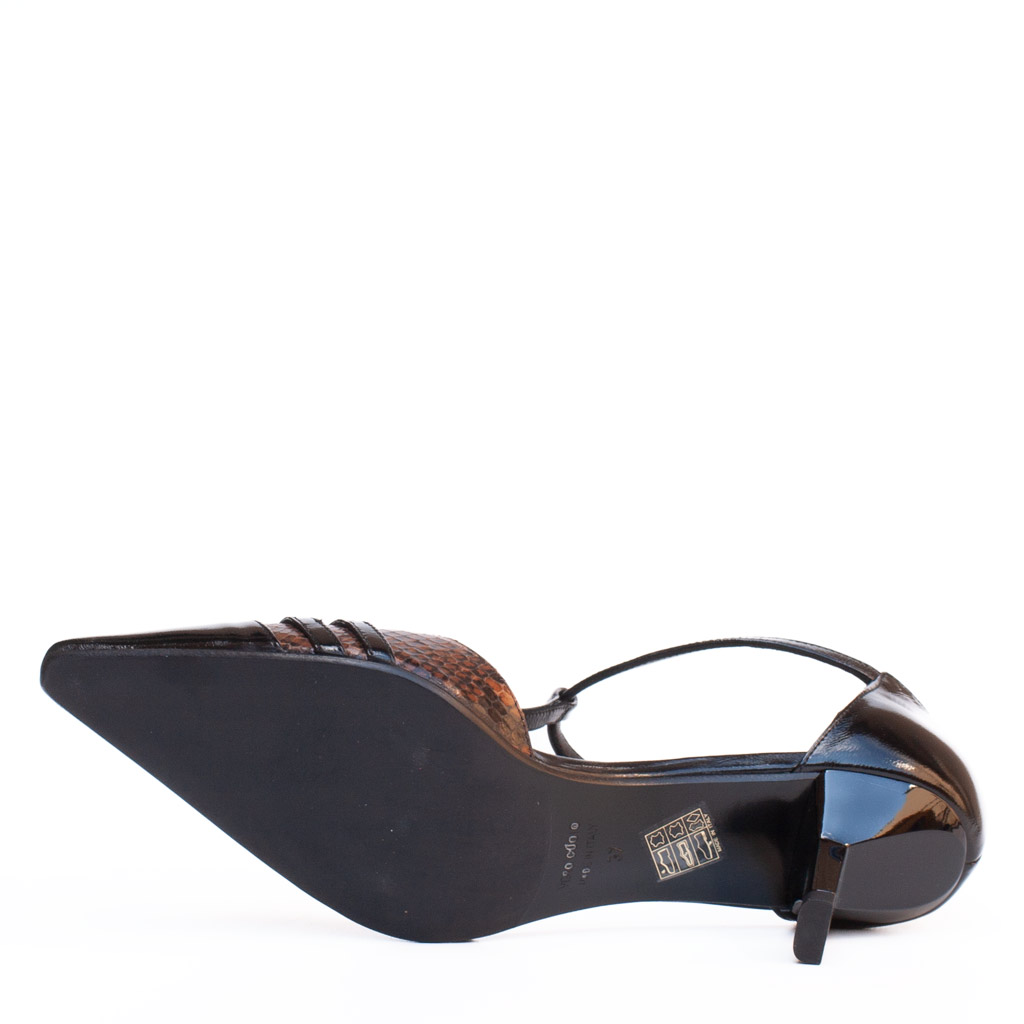 scarpa elegante con cinturino e tacco