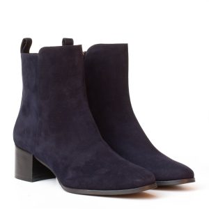 eleganti stivaletti in camoscio blu con tacco a blocco medio di Cervone