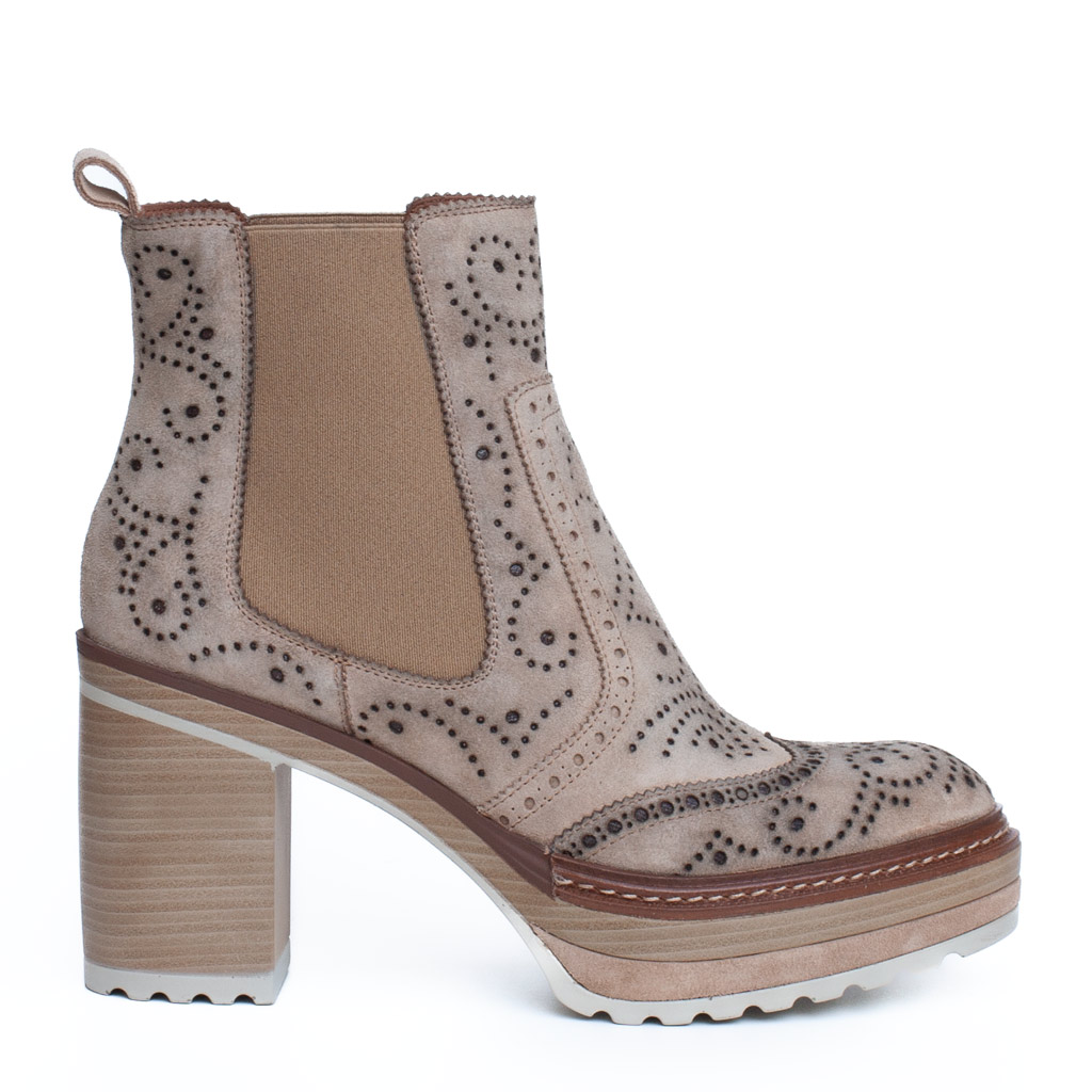 Stivaletto Camoscio Beige Brogue Olivia Pons Quintana