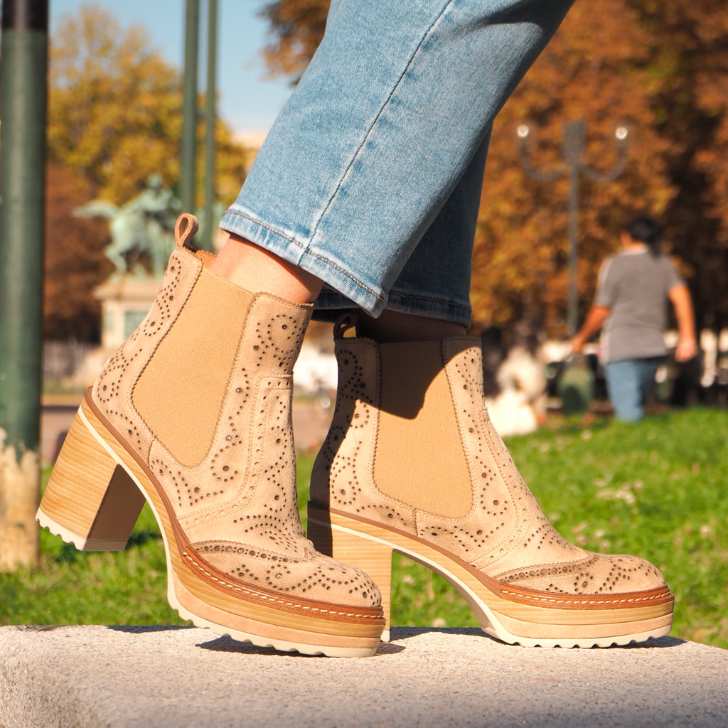 Stivaletto Camoscio Beige Brogue Olivia Pons Quintana