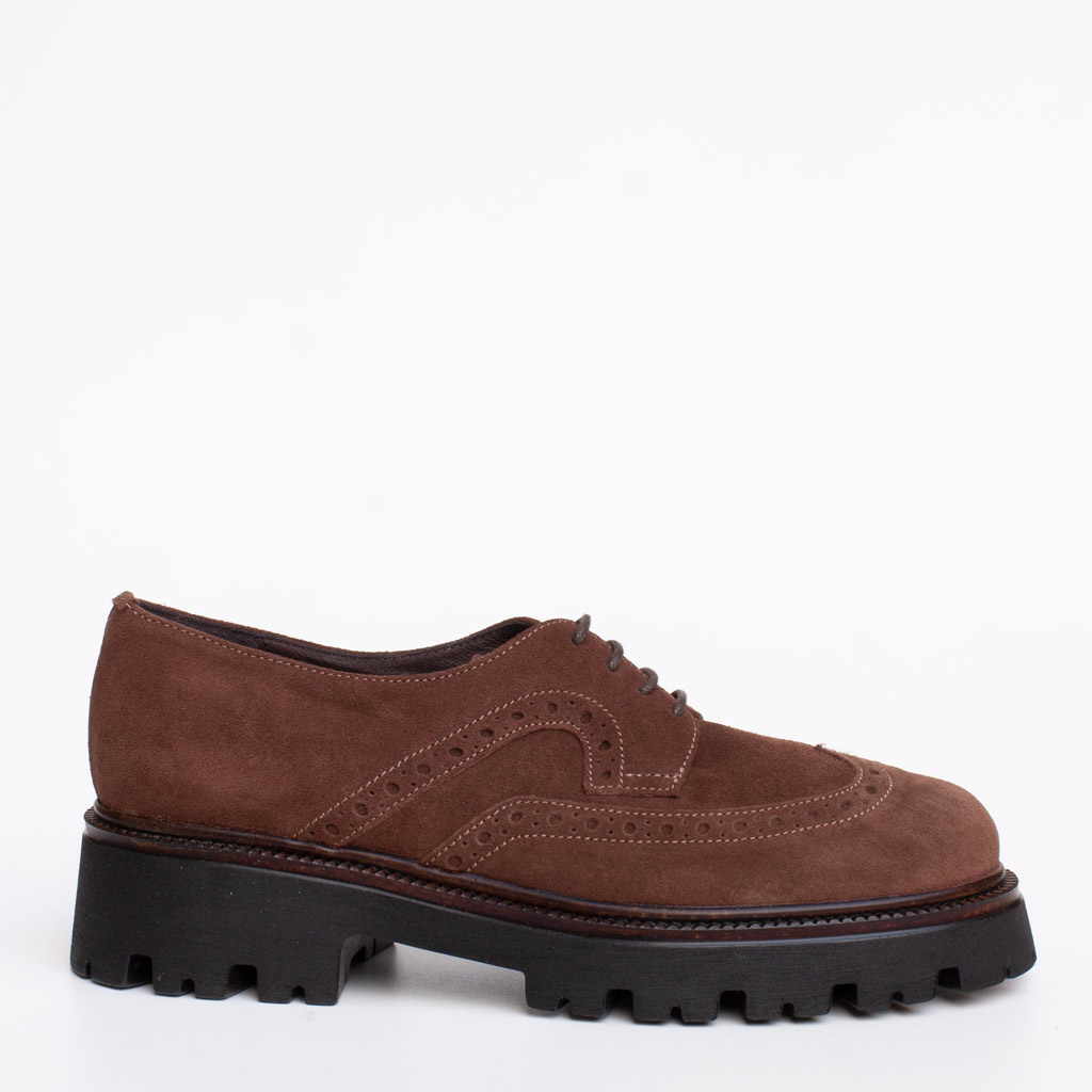 Scarpa Camoscio Marrone Carrarmato Stringata
