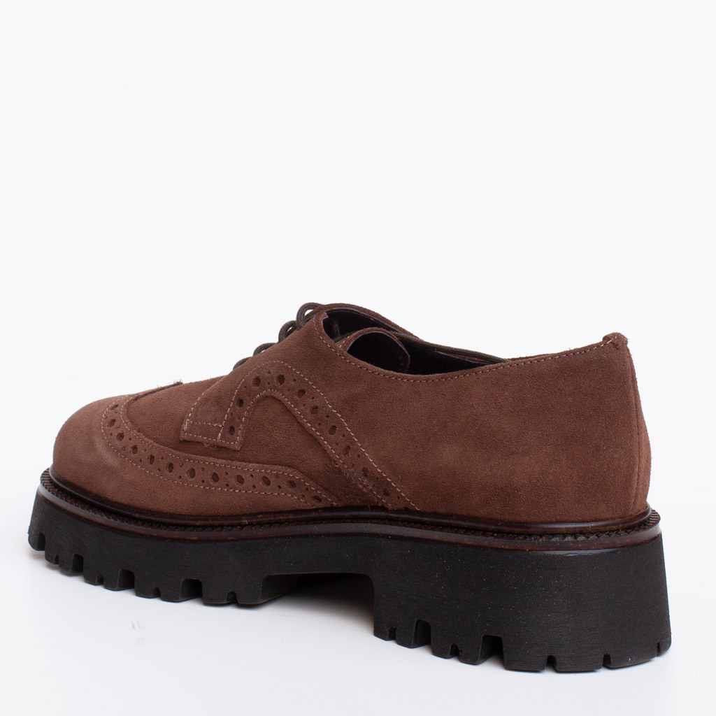 Scarpa Camoscio Marrone Carrarmato Stringata