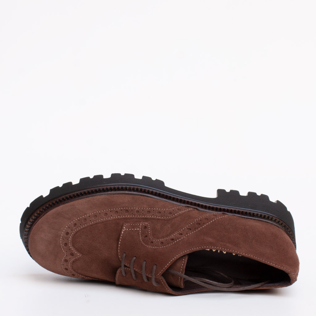 Scarpa Camoscio Marrone Carrarmato Stringata