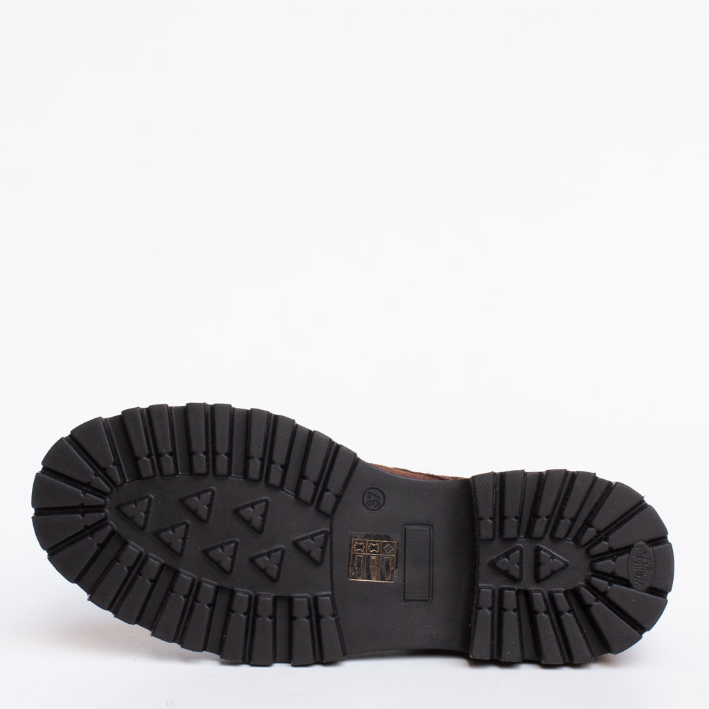 Scarpa Camoscio Marrone Carrarmato Stringata