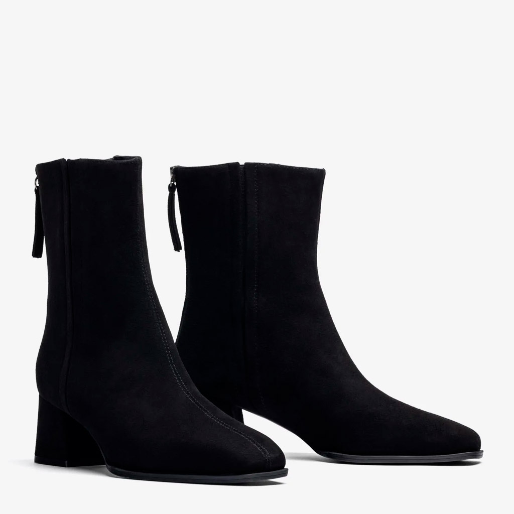 Black suede ankle boots with a square toe and block heel – the ‘Lucas’ model by Unisa, with a rear zip fastening