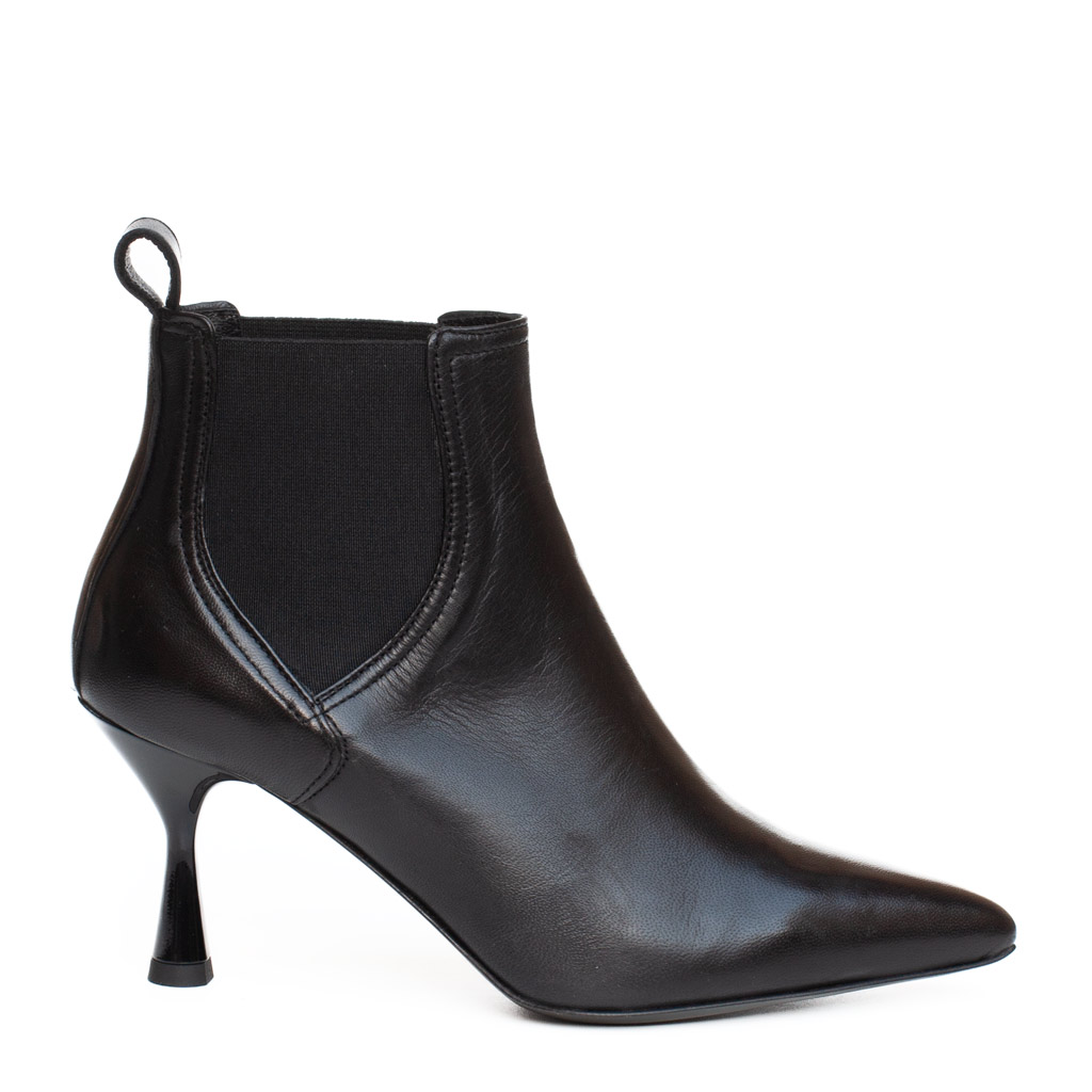 Stivaletto Chelsea Vitello Nero Tacco Rocchetto
