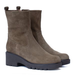 Stivaletto donna in camoscio verde militare con para e cerniera laterale