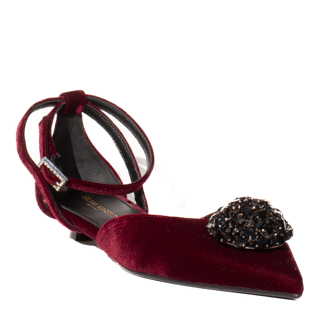 Scarpa Bassa Velluto Bordeaux Elegante con Strass