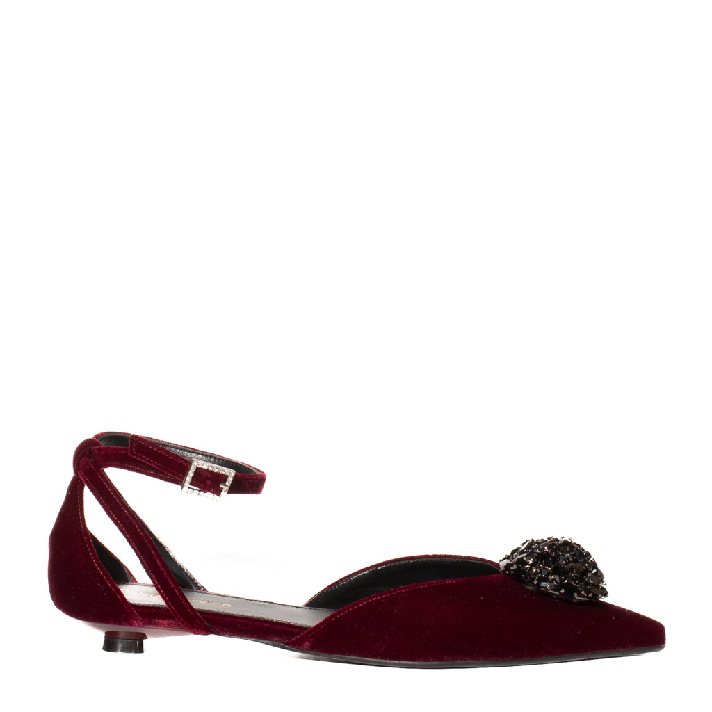 Scarpa Bassa Velluto Bordeaux Elegante con Strass