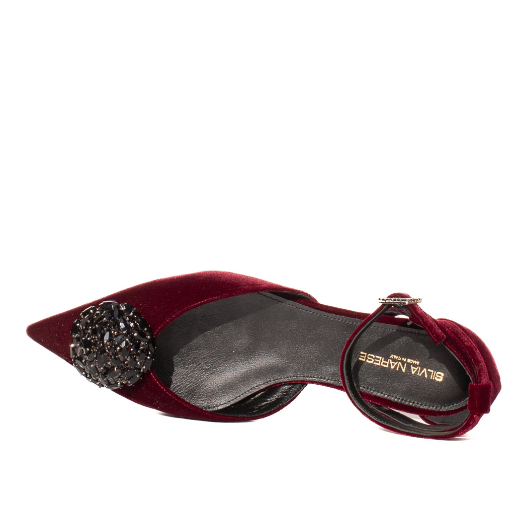 Scarpa Bassa Velluto Bordeaux Elegante con Strass