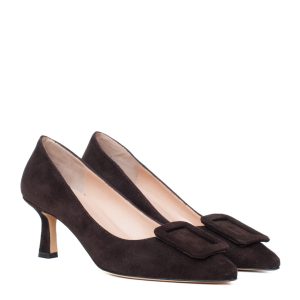 Brown suede court shoes with a matching buckle and a medium-height trapezoidal heel by Silvia Narese