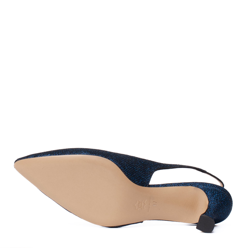 Elegant Blue Slingback Shoes with a Medium Heel and Pointed Toe