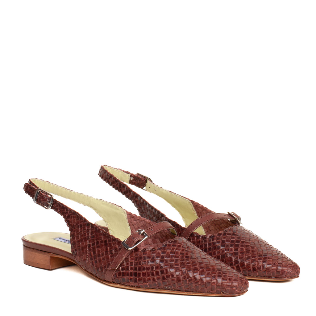 Brown woven leather flat shoe