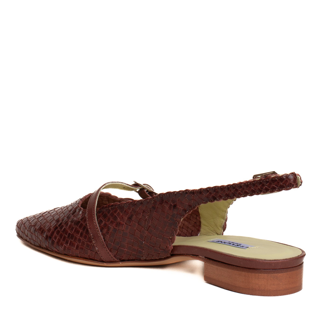 Brown woven leather flat shoe