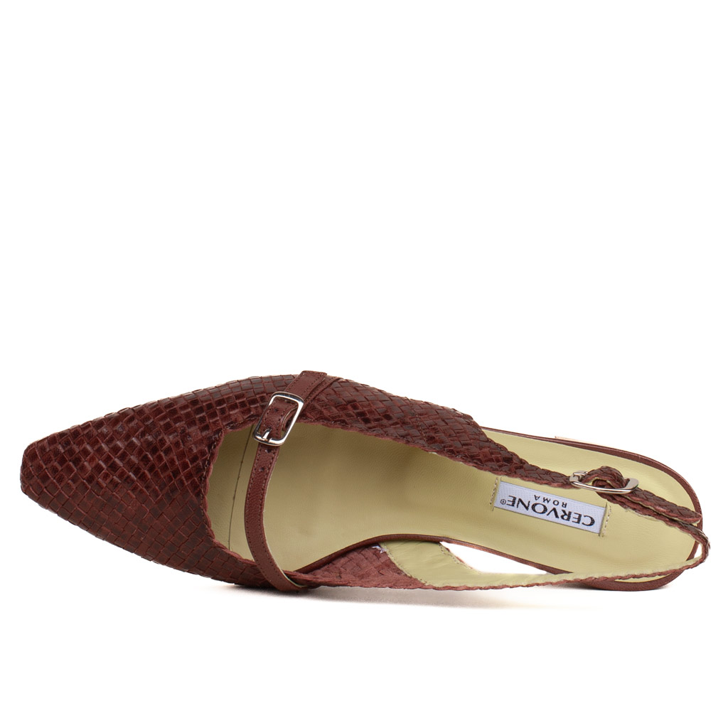 Brown woven leather flat shoe