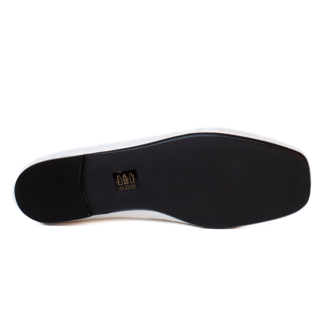 White Leather Ballet Flats with a Square Toe and Bow