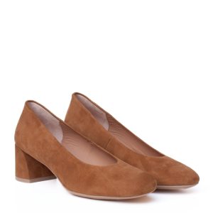 Unisa ‘Loreal’ beige suede court shoes with a medium heel.