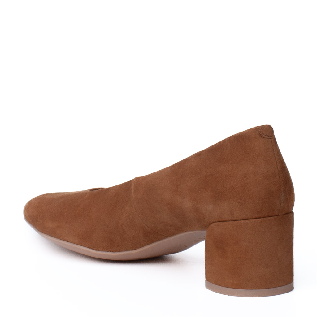 Unisa L’Oréal Beige Suede Pumps with Wide Heels