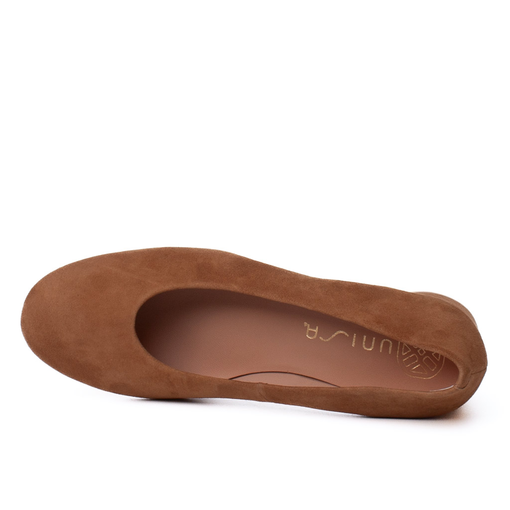 Unisa L’Oréal Beige Suede Pumps with Wide Heels