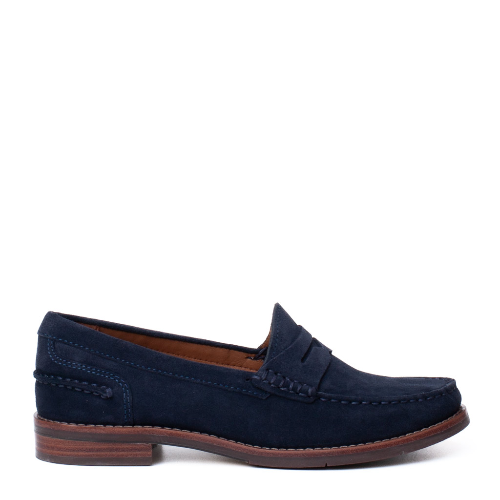 Women’s blue suede low-top moccasins