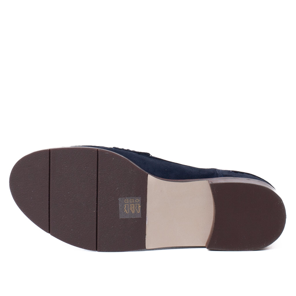 Women’s blue suede low-top moccasins