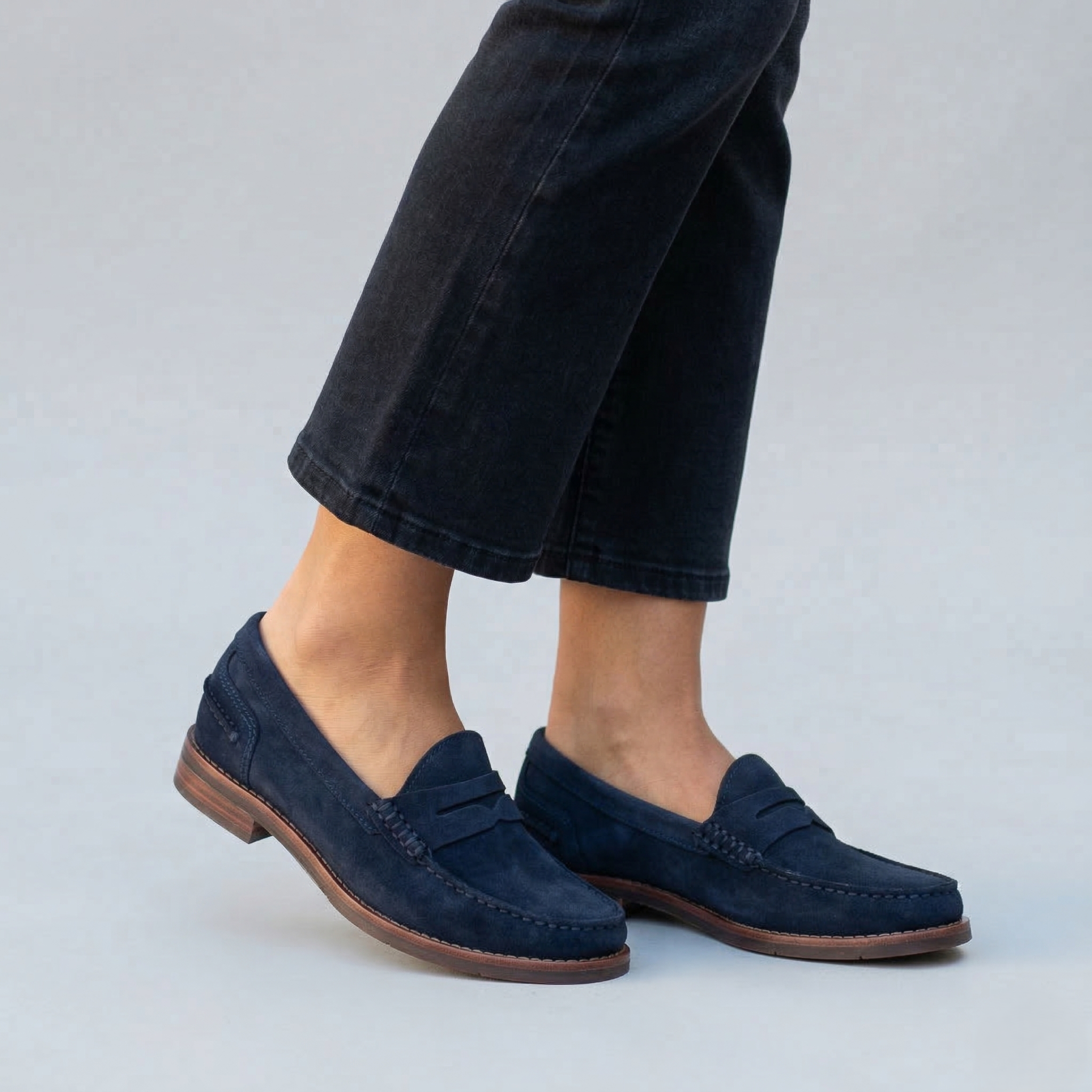 Women’s blue suede low-top moccasins