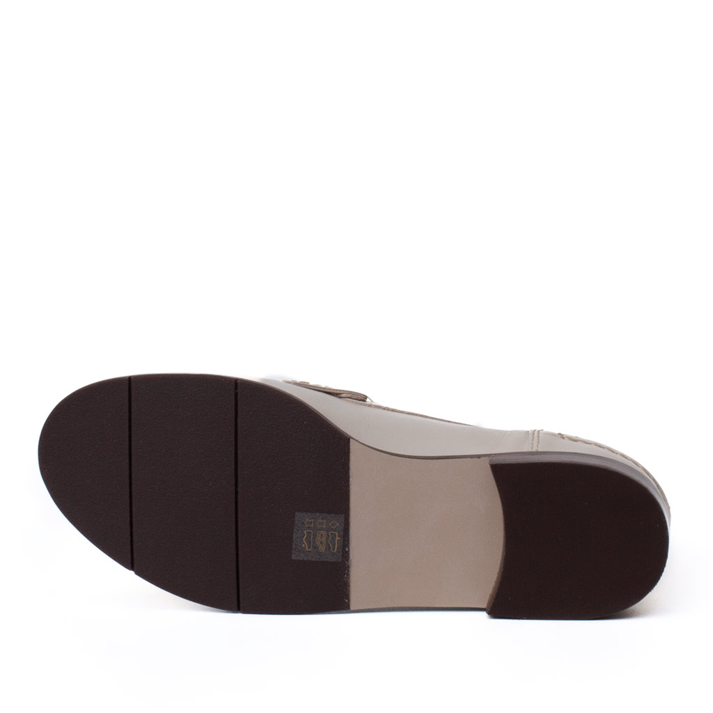 Low-cut Ivory Leather Loafers