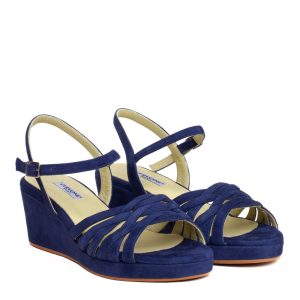 sandalo zeppa camoscio blu Cervone con listini incrociati.