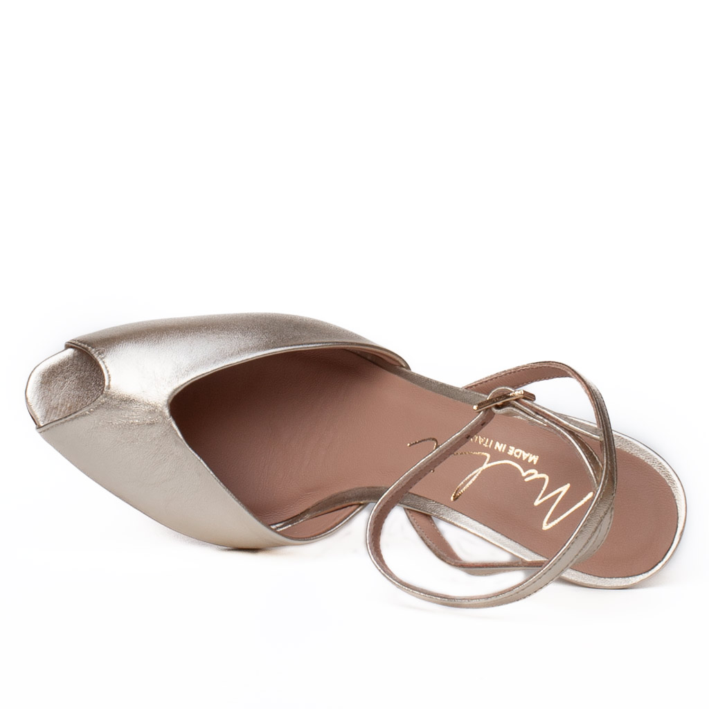 Gold sandals with a spool heel in metallic nappa leather