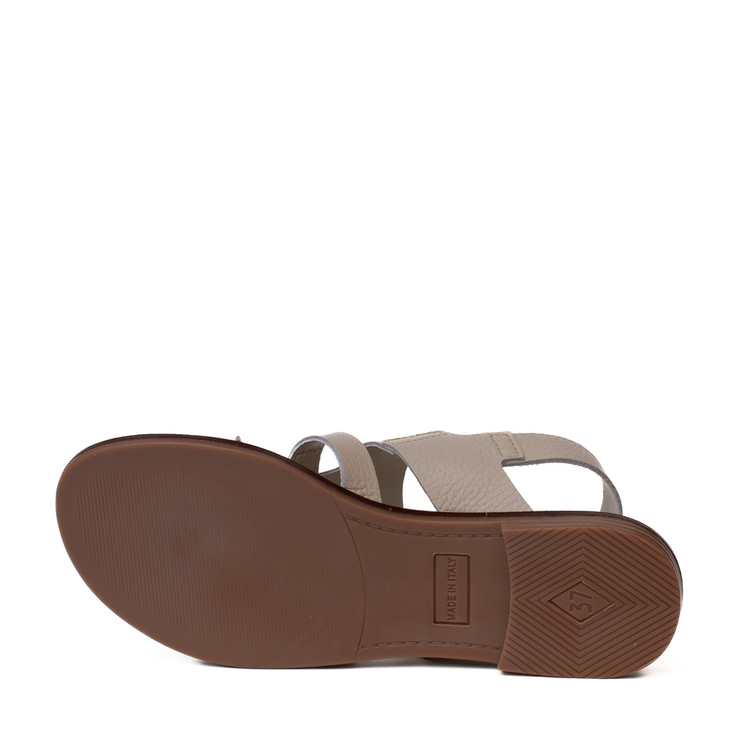 Sandalo basso in nappa beige con fibbie dorate