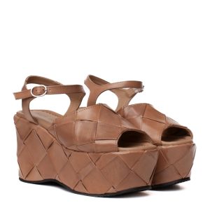 Sandalo zeppa Pons Quintana modello Elisa in pelle beige con lavorazione intrecciata