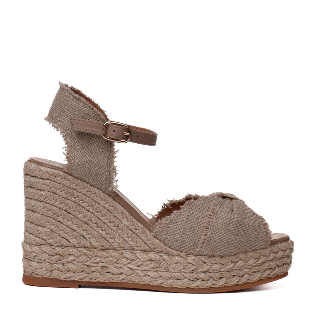 Espadrilla alta spuntata ecru Daly Gaimo