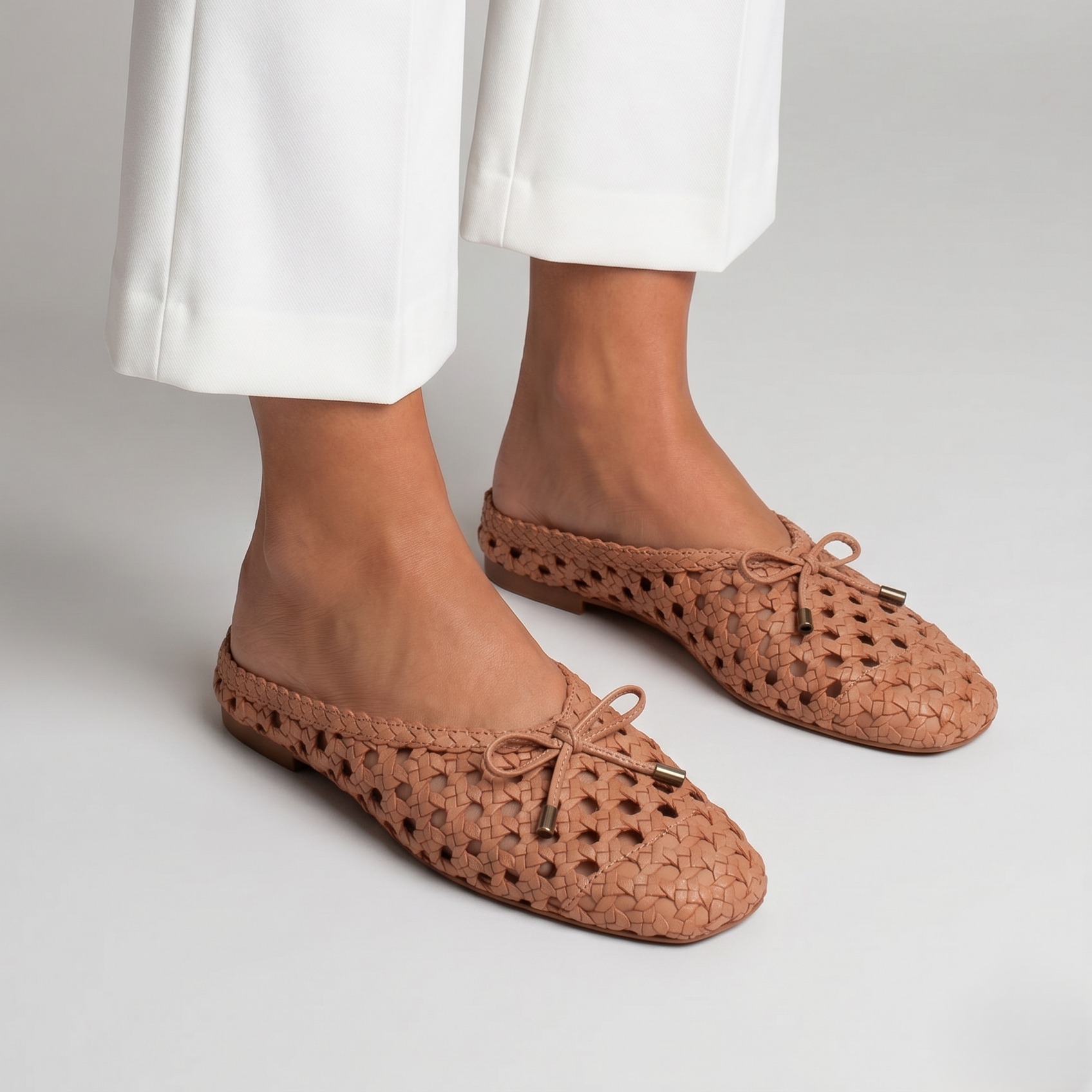 abot in pelle intrecciata beige modello Baelo di Unisa