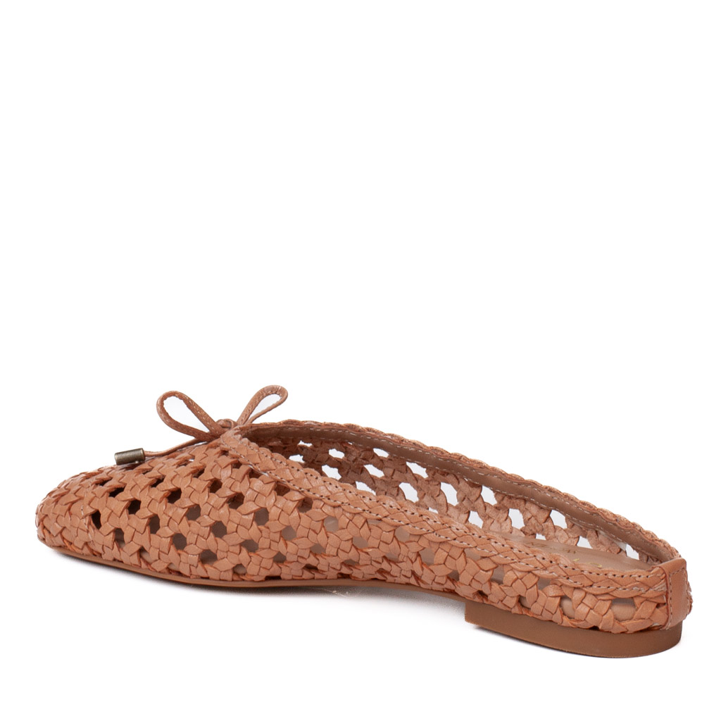 Sabot in pelle intrecciata beige Baelo Unisa