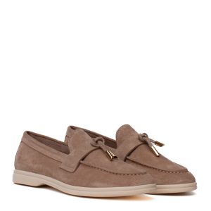 Beige suede moccasin with tassel and white boat sole by Bekk