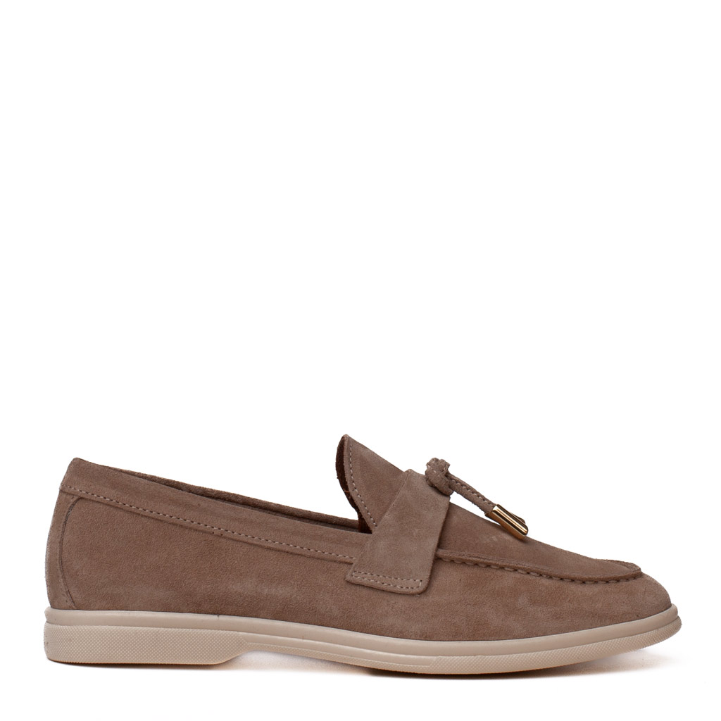 Bekk beige suede moccasin with tassel and boat sole