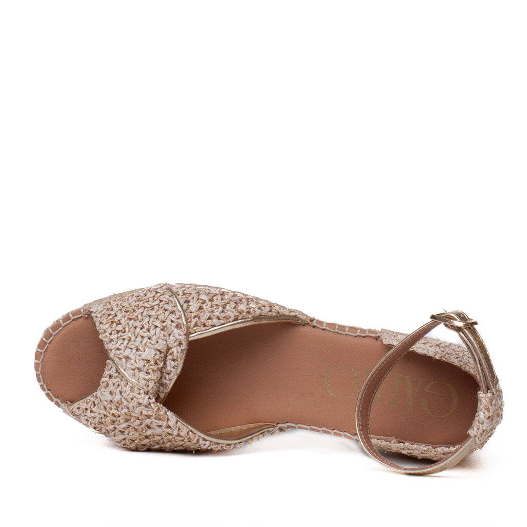 Gaimo jute wedge in platinum and natural raffia