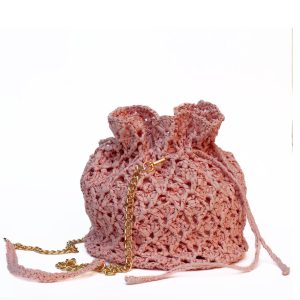 Borsa secchiello in rafia rosa con tracolla a catena
