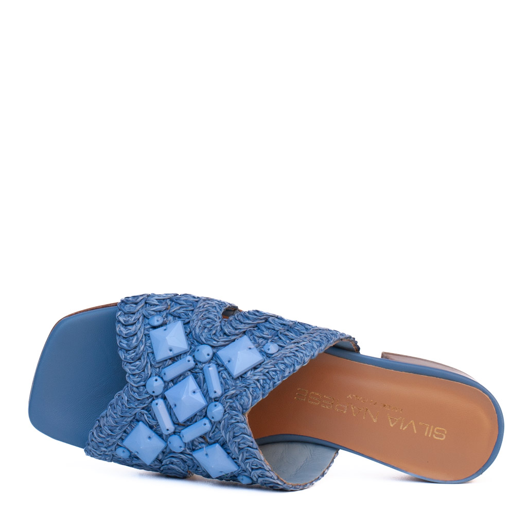 Ciabattina rafia azzurra cristalli elegante estiva