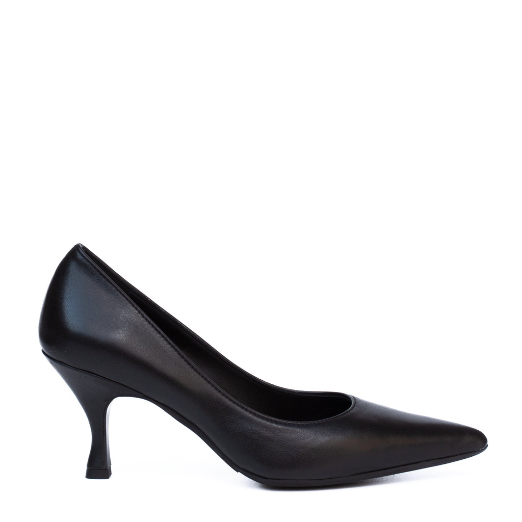 Decollete nappa nera punta elegante