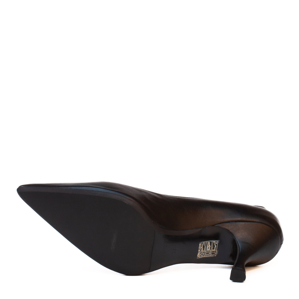 Decollete nappa nera punta elegante
