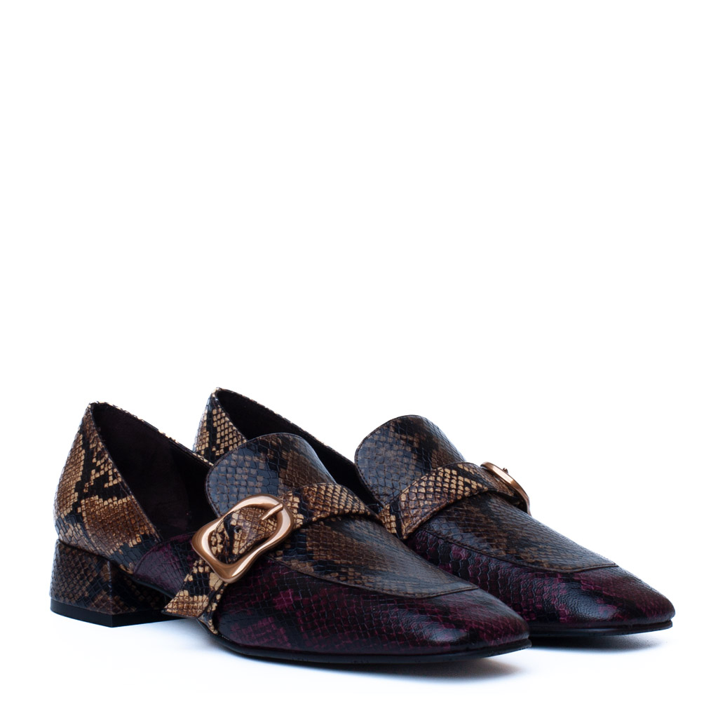 Mocassino pitonato con fibbia