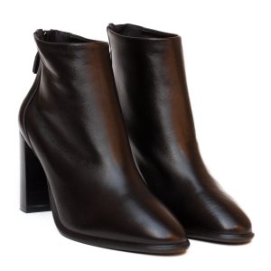 stivaletto in pelle nera con tacco largo e alto
