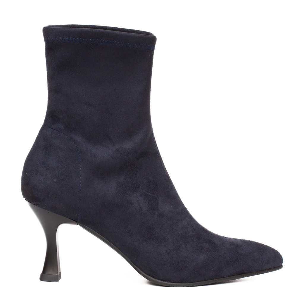 Stivaletti in Camoscio Blu con Tacco a Rocchetto Chic
