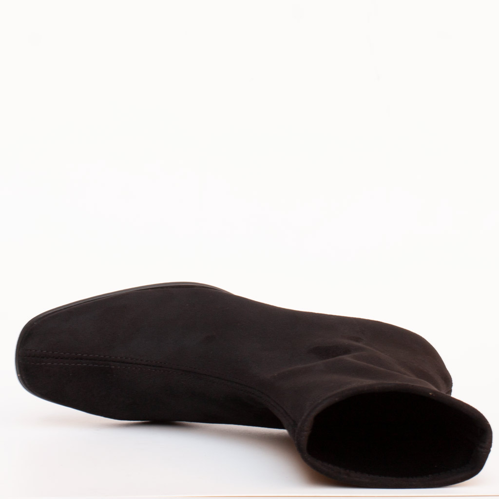 Stivaletti Neri Camoscio Elasticizzati con Tacco Comodo