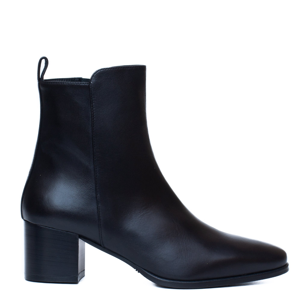 Stivaletto Pelle Nero Cervone con Tacco Comodo