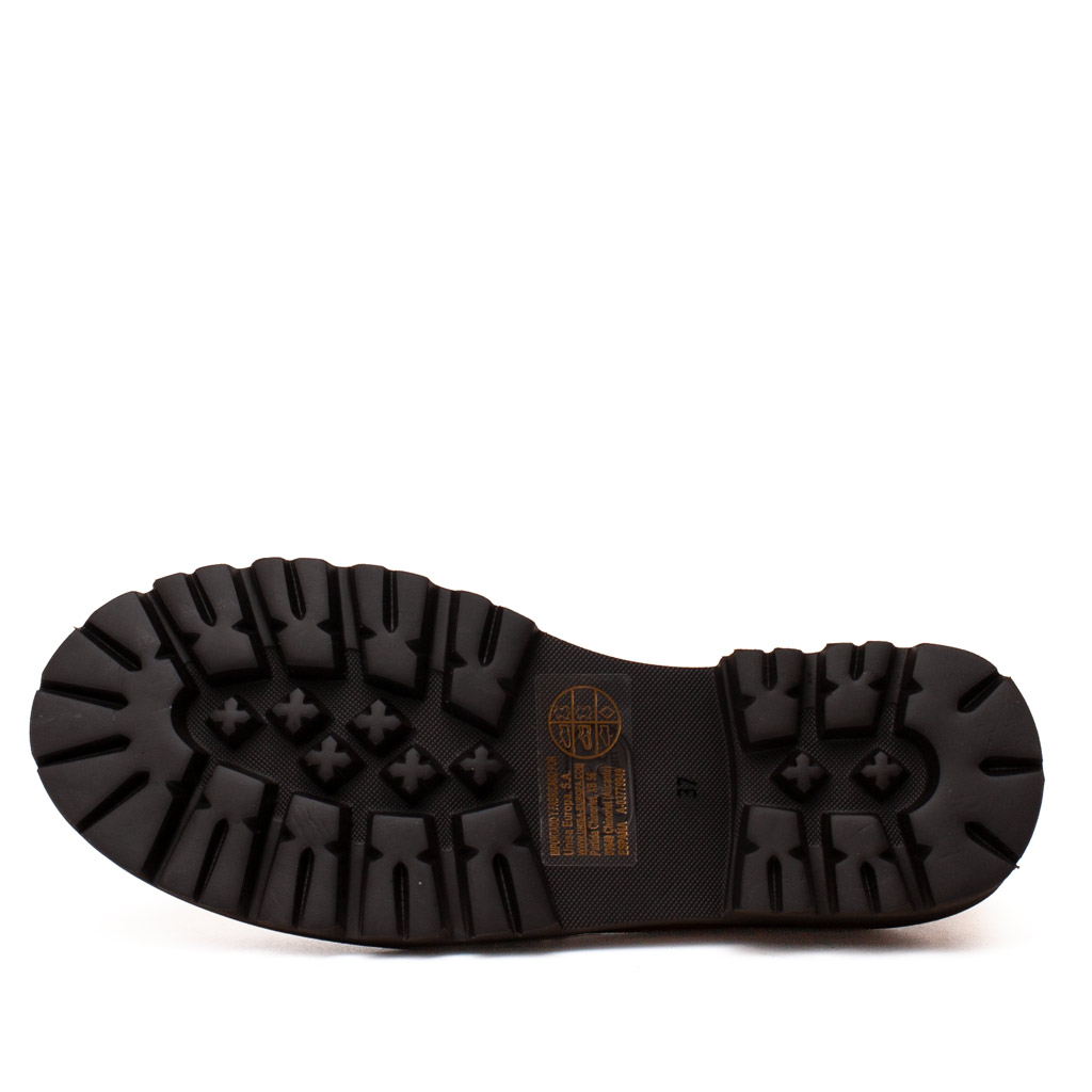 Mocassino beige Unisa in pelle lucida con morsetto