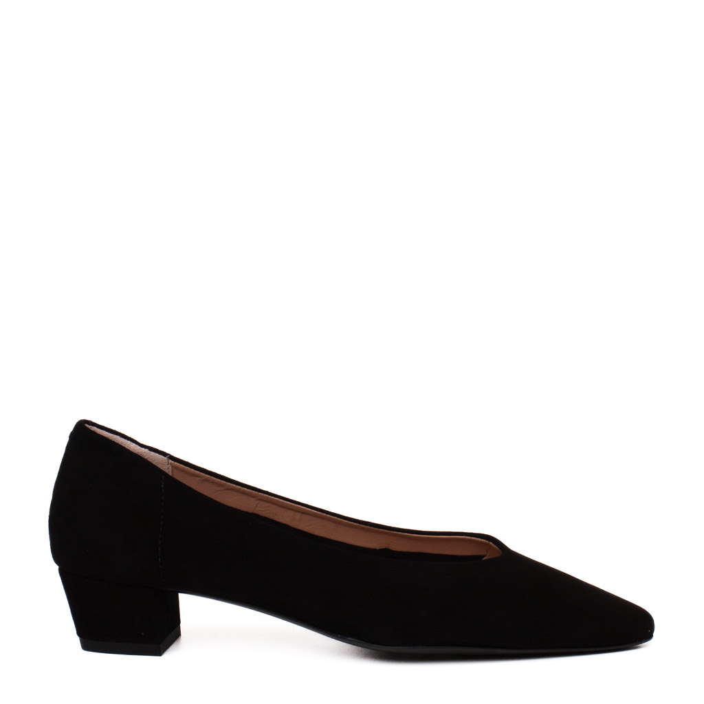 Scarpa bassa camoscio nero Unisa Juncal |